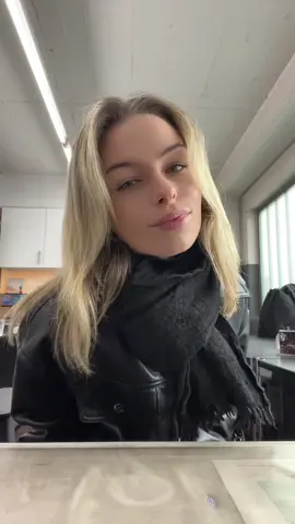 Hi 🫶🏼 #foryou #foryourpage #blondie #viral #blackoutfit 