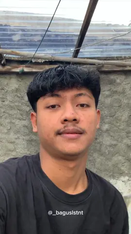 batasi harapanmu pada seseorang,agar sakit mu tidak berlebihan