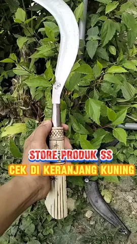 alat tani sabitSS gagang ukir khusus rumput dan ranting bahan terbuat dari baja per sepuhan tua garapannya halus sehingga nanti asahannya mudah, dan di lengkapi dengan sarung kulit sapi asli.... #sabitSS #sabitrumput #sabitranting #sabitfullbaja #sabitmadura #siappakai  #COD #siapkirimseluruh🇲🇨  #bismillahfyp 
