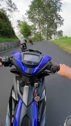 #touring #cornering #mxking150 #vixion #vixionkomorod #mxkingroadrace #komorodindonesia 