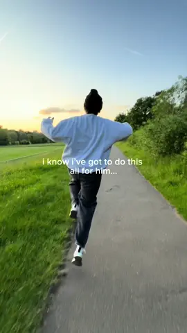 happy almost 2 year anniversary for “princess dress” 🥹🌈 #princessdress #tomkingprincessdress #singersongwriter #originalsong #lgbt 