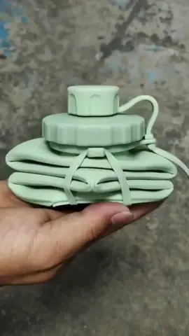 garrafa dobravel acesse o link:  https://lisajoli.com/products/foldable-water-bottle-portable-silicone-cup-for-outdoor-travel-sports-high-temperature-resistant-food-grade-large-capacity