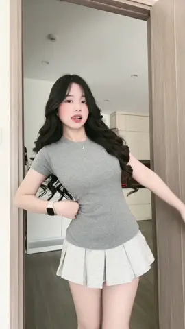 Đồ đơn giản mà vẫn xinh luôn là lựa chọn hàng đầu 😗