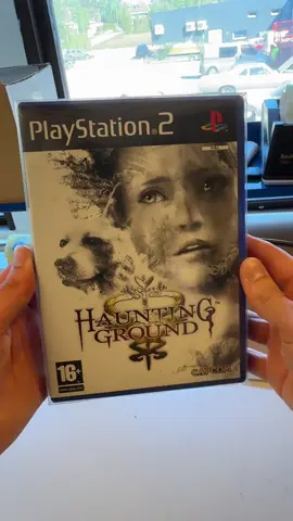 Sjekk ut Haunting Ground bestillingen til PS2! Spillet er kjent for sin dystre og klaustrofobiske atmosfære, og er blitt svært ettertraktet for Playstation 2 samlere. #retrogaming #norgetiktok #nostalgi #letspackanorder #packingorders #oddlysatisfying #ps2 #raregames 