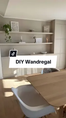 Unser DIY-Wandregal mit Schränken aus der Eket Serie von IKEA :) #DIY #diywandregal #ikea #ikeadiy #ikeahack 