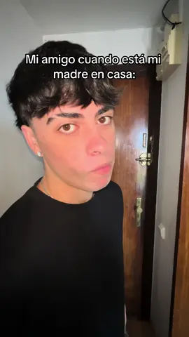 Pasa de estar callado a creer q está en su casa😬🤣 Ig: Sergiiobueno #fyp #parati #viral #xzbyca 
