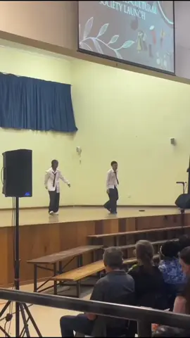 qwell it to the highest ! #kendricklamar #fyp #dancefyp #eastlondon #hudsonparkhighschool #dancers 