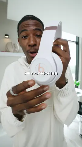 The NEW Beats Solo 4 Headphones are CRAZY 😮‍💨 #beats #headphones #Tech #techreview #beatssolo3 #beatssolo4 #beatsbydre #earbuds #review #techtok #technology #tussalty 