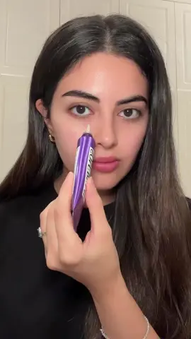 كريم الرتنيول للهالات من سوم باي مي توفر مره ثانيه 😍 كريم بفاعلية ثلاثية لتحسين مظهر تجاعيد محيط العين، والهالات السوداء والخطوط الدقيقة وتلتطيف البشرة. يحتوي على تركيز فعال من مادة الريتينول المجددة لخلايا البشرة (0.1%). يساعد على تحفيز انتاج الكولاجين في البشرة وتحسين مرونتها. يفتح لون البشرة الباهت لاحتوائه على مركبات النياسيناميد الجلوتاثيون وحمض الترانيكساميك. يحتوي على خليط من النباتات الكورية وحمض الهيالورونيك ليرطب البشرة ويمنحها مظهر أكثر حيوية وصحة. طريقة الاستخدام : يستخدم مرة مساءً، بوضع كمية مناسبة على البشرة وتربيتها بشكل لطيف حتى يتم امتصاصها. ينصح باختبار حساية بشرتك للمنتج على منطقة بسيطة من بشرة الذراعين قبل استخدامه. يجب استخدام واقي شمسي أثناء استخدام المنتج منعاً لظهور أعراض جانبية لا ينصح باستخدامه للنساء الحوامل #اكسبلور #ترند #ترند_تيك_توك 