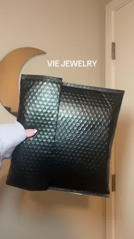 thank you so much @Vie Jewelry ✨🤍 these pieces are STUNNING #fyp #foryoupage #girlsgirl #teamwork #supportsmallcreators #smallcreator #girlsupportgirls 