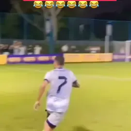 When player misses the goal post by a mile away 🎯😱 #football #funnymoments #ronaldogoat🥏 #fyp #viral #CapCut 