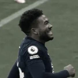 Reece James💪(the 2nd to last clip is too cold)  #foryoupage #fyp #reecejames #chelseafc #footballedit #football #viral #edit #footballtiktok #chelsea #PremierLeague 