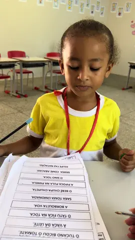 Dhennyfer de 5 anos, no pré II Lendo frases simples 😍 #leitura #educacaoinfantil #professor #pedagogia #educacaoinfantilporamor #pedagogiaporamor #intantil #viral 