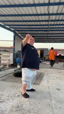 Ramoncito se poncho 😂