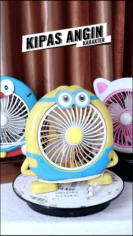 Kipas angin meja karakter 10 inch✨🤩😍 Untuk saat ini tersedia 3 karakter dulu yah kakak🤗🥰 #kipasangin #kipasanginmeja #kipasanginkarakter #kipasangin10inch #kipasmini #kipasminimalis #kipasanginminimalis 