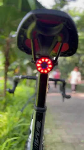 Rekomendasi lampu belakang sepeda#rockbroscyclingindonesia #olahraga#fyp#cycling#Lifestyle #lampusepeda
