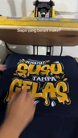 Desain terbaru penikmat susu tanpa gelas #kaosnyeleneh #kaosviral #outfi #OOTD #wibgajian 