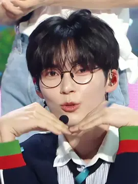 The straight hairstyle is so perfect on him, gosh he's so handsome.  #sunghanbin #성한빈 #zerobaseone #zb1 #musiccore 