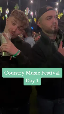 Day 1 at Buckle & Boots Country music festival in manchester! Love that dogs are allowed here 🐾🐶 #dogs #dogsoftiktok #countrymusic #festival #day1 #vetnurse 