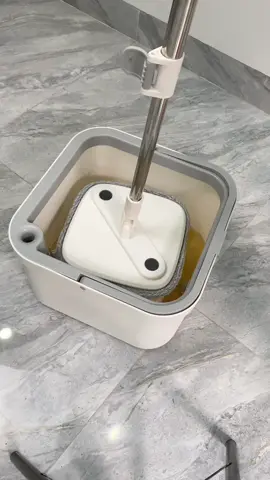 Dùng bộ này lau nhà tiện lắm luôn, ko cần thay nước nhiều mà cũng ko cần giặt chung với nước cũ nữa… #caylaunha #caylaunhathongminh #caylaunhatachnuocban #review #dogiadung #giadungtienich #giadungthongminh 