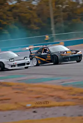 𝐈𝐭'𝐬 𝐛𝐞𝐭𝐭𝐞𝐫 𝐢𝐧 𝐭𝐡𝐞 𝐝𝐚𝐫𝐤 💖🔥 • #drift #formuladrift #nissan #toyota #mazda #jdm #car #edit #4k #quality #viral #fyp #raydonn #teamfx⚜️ 