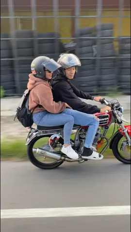 ora amot cah jok e😭😂#CapCut #fyp #xybca #masukberanda #fypシ゚viral #fypシ゚ #cbindonesia #cbbucin #cbbucinnn🚀 #penaknyebe 