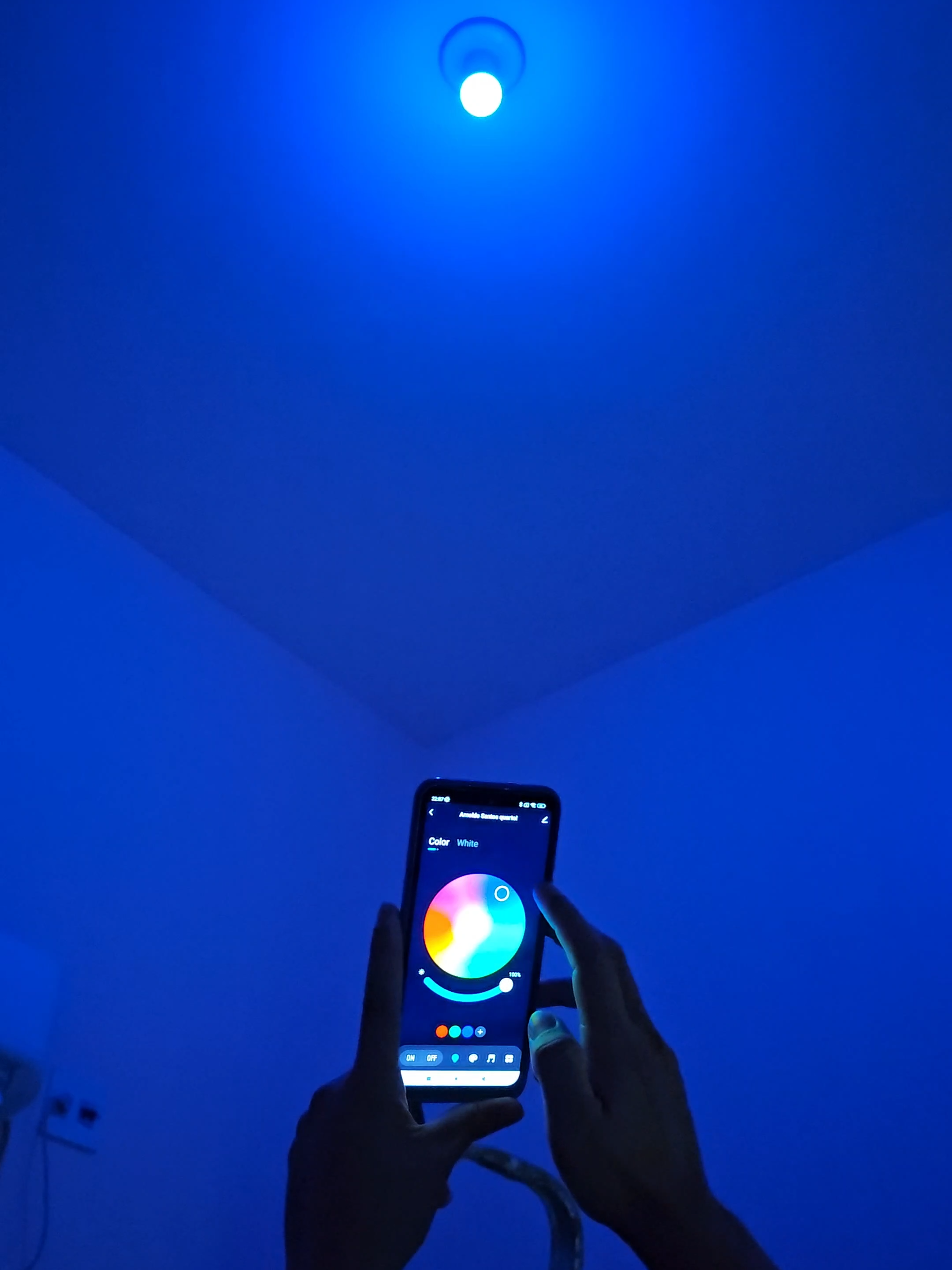 😳Me impressionei com essa lampada inteligente!😲 #lampada #lampadaled #acessorios #fyp #foryoupage