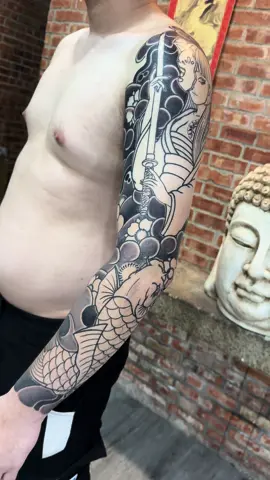 版霧終🙏 #日式傳統刺青 #九分袖 #鯉魚 #藝妓 #牡丹 #櫻花 #tattoo #tiktoktawian #tiktok #熱門推薦 #墨閣刺青 #墨閣刺青et 