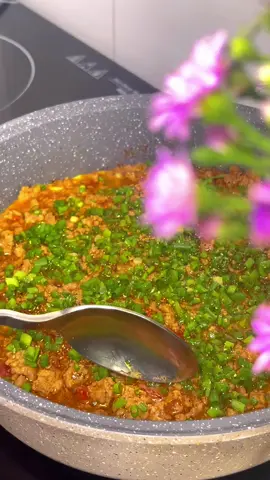 Hôm nay lười làm cơm 1 món thôi ạ. Món này chính xác thì gọi là gì vậy các bác?  #comnha #ancungtiktok #monngonmoingay #nauan #xuhuong 