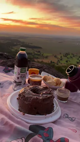 O melhor café da manhã ☀️❤️#matogrosso #barradogarças #cafedamanha #sinonimos #nascerdosol 