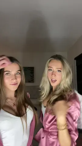 VS ANGELS 🪽🥂#fypシ゚  #duo #costumes #party 