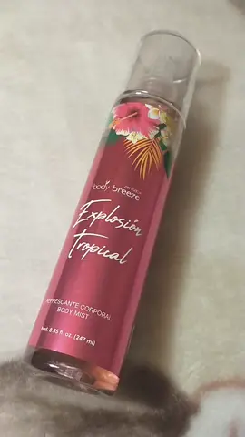 EXPLOSIÓN TROPICAL DE ZERMAT. Es un refrescante corporal con notas de toronja, magnolia y fresia la hacen exelente para tu día a día.🩷🩷🩷🤭☺️😊🙂😉😚😁😄😉❤️❤️❤️
