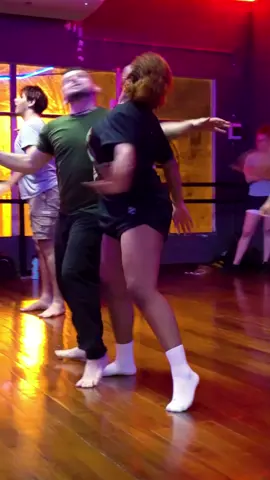 Hold You - Giffty From Paraguay 🇵🇾  @emi @Dana  . . .@carla_mazoom  #parati #afromoderno #afro #afrobeats #afrofusion #coreografia #fyp #dance #fusion #africa 