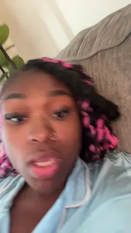 LOOK AROUND EVERYBODY ON MUTE 