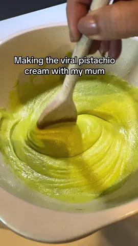This turned out amazing 😍 @Ann Khoshaba #pistachio #cream #cooking #food #mum #family #Foodie #dessert #foryou #fyp #sweet #mukbang #foodreview #review #chocolate #asmr 