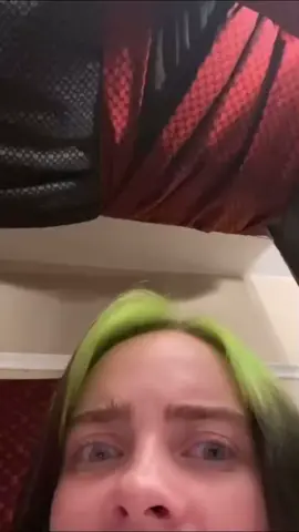 Her laugh😭👽 #billieeilish #billie🔛🔝 