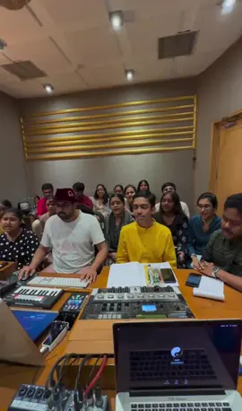 Ghar More Pardesiya Sargam #sargam #aliabhatt #madhuridixit #shreyaghoshal #tabla #vocal #sarangi #palte #music asician #musicislife #musically #musicvideo #musiclover #nfak #nusratfatehalikhan #nusrat #kwali #post #posts #reelsinstagram #reelsinsta #reelskarofeelkaro #reelsviral #reels #reelstrending #reelslovers #raga #2022 #tabla #vocal #sarangi #palte #music #musician #musicislife #musically #musicvideo #musiclover #chalant #Chandigarh #anikbar #Ambalaantt #Best#BestMusicalinstrumentShopinChandigarh#T#topmusicalinstrumentshopinpunjab #MusicInstrumentshopG#GuitarShopinChandigarh #H#Harmoniumhop #jaffacakes #TopHarmoniumManufacturer#g#guitar#jamunamusic#tablacover#musicalinstruments#harmonium#waheguru#viralreel#music#tabla#ghazal#melody#viralreelsp#punjabimusici#indianclassicalmusici#indianmusic#jamunaharmoniumt#tablaplayeri#instagramg#ghazalsd#dholakp#punjab