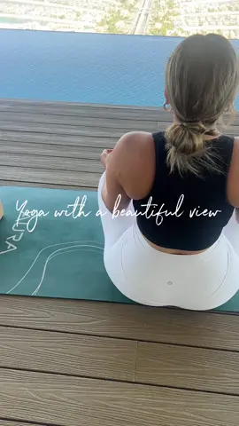 Imagine doing yoga for your first time with this view. Honestly breath taking 😍 It was so peaceful. Definitely will be coming back for more 🤍  #Dubai #auraskypool #yoga #yogainspiration #yogapractice #dubailife #dubaiblogger #thingstodoindubai #expatlife #expat 
