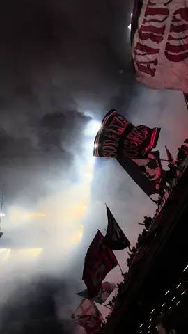 unico amore sei…❤️‍🔥🖤 #acmilan #curvasudmilano #giroud #leao #Soccer #football #seriea #milano #sansiro 