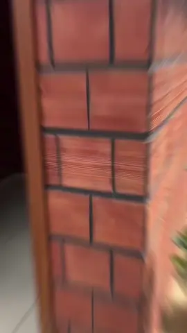 Essa casinha de tijolo aparente, o que vc achou?! #construção #construcaocivil #pedreiro #tiktok #fyp #arquiteto #engenheiro #casa #tijolo #novidade 