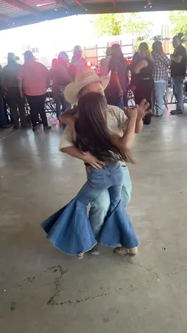 Le gusta el tacatacataaaaaa @Conjunto Nuevo Amanecer @LaKumbreConK #parati #fypシ゚viral #foryou #viralvideotiktok #paratiiiiiiiiiiiiiiiiiiiiiiiiiiiiiii #trending #tendencias #tiktok #paratii #foryourpage #fypage #viral #huapangos #band #baile 