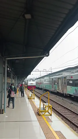 KA Serayu masuk Stasiun Pasar Senen untuk berdinas 