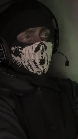 Guys please stop spam liking me😫  #mdni #pov #keeganruss #keeganrusscosplay #keeganrusscod #cod #codcosplay #callofduty #callofdutycosplay #codghosts #maskedmen #masktok #fyp #foryou #fürdich 