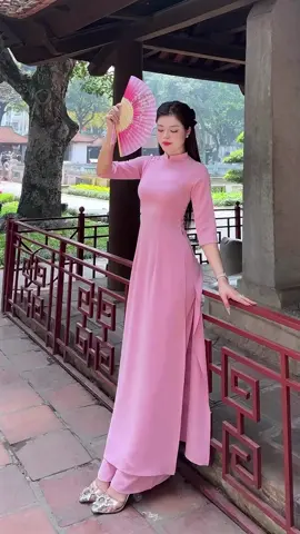 Áo dài trơn hồng phấn lụa mỹ mềm mịn tôn da tôn dáng, co giãn thanh lịch #aodaihalinh #aodaixinh #aodainu #taylo #aodaitron #hongphan 