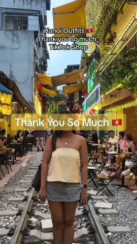 Nasa yellow basket lahat haha #OOTD #hanoi #vietnam #traveltiktok #claudinebarretto #meme #viral #CapCut 