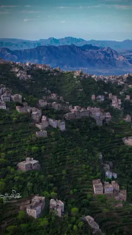 #CapCut البيوت المتناثرة في أعلى القمم بين احضان الطبيعة خبائه مع الجهه الغربيه من سوم_السبيل مع الصراحات مع الجزء السفلي من قرية حدابه تعز بعدسة عامر_الصبري عامر الصبري #محمدالنعماني #الجمهوريه_اليمنيه🇾🇪 #اشعب_اصيني_مال_حال😹💔 #صنعاء_تعز_عدن_اب_ذمار_حجة_حضرموت 