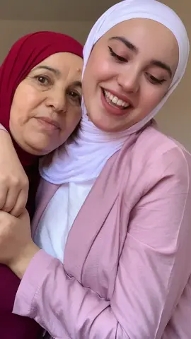 نشالله ربي يرحم كل أم متوفية 🤲🫀نشالله ربي يطولك في عمرك ياغالية 🫀🤲