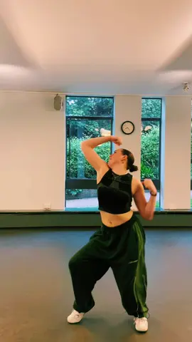 MAXIMUM‼️🔝~ out of flux 🧠~ me!!  #hiphop #commercial #smile #maximum #Love #dance #dancer #fyp #remix #sass #choreo #foryoupage #choreography 