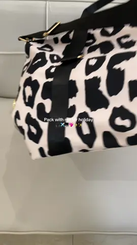 So fashion bag, who don’t love it? #uk #amazonfinds #trending #amazongadgets #goodthing #tiktokfinds #amazonmusthaves #tiktokmademebuyit #bag 