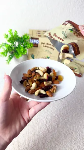 Ăn vặt dinh dưỡng cùng tui nhen #lipo #lipohealthyfood #lipogranola #lipohatdieu #lipohatdinhduong #eat #ancungtiktok #x#xhg#granolal@lipohealthyfood
